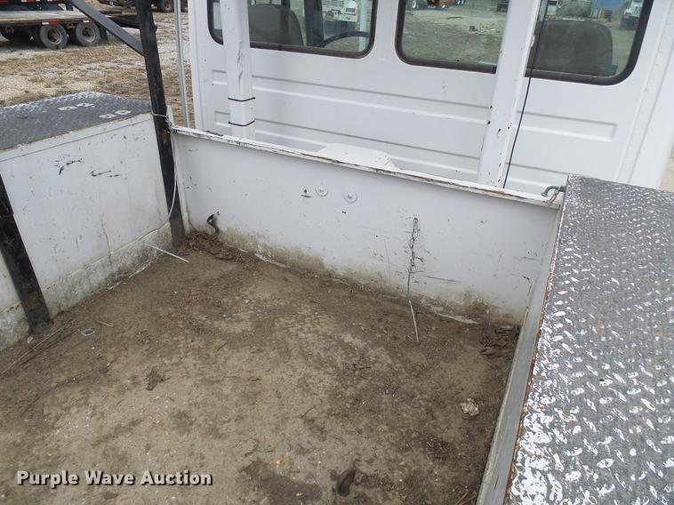 image for item DF7167 2001 Freightliner FL70 bucket truck