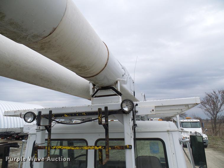 image for item DF7167 2001 Freightliner FL70 bucket truck