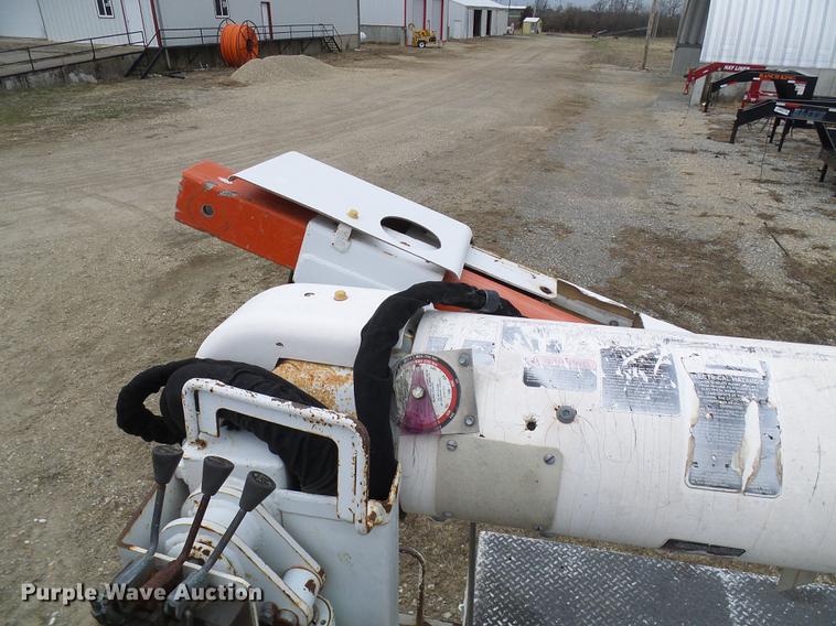 image for item DF7167 2001 Freightliner FL70 bucket truck