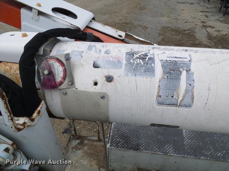 image for item DF7167 2001 Freightliner FL70 bucket truck