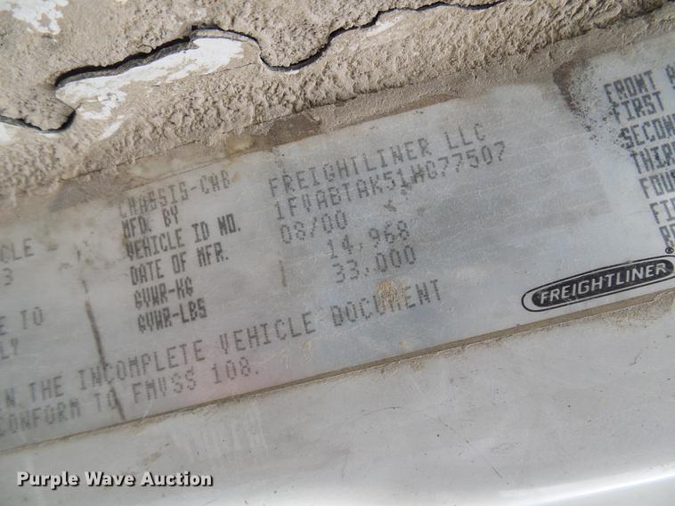 image for item DF7167 2001 Freightliner FL70 bucket truck