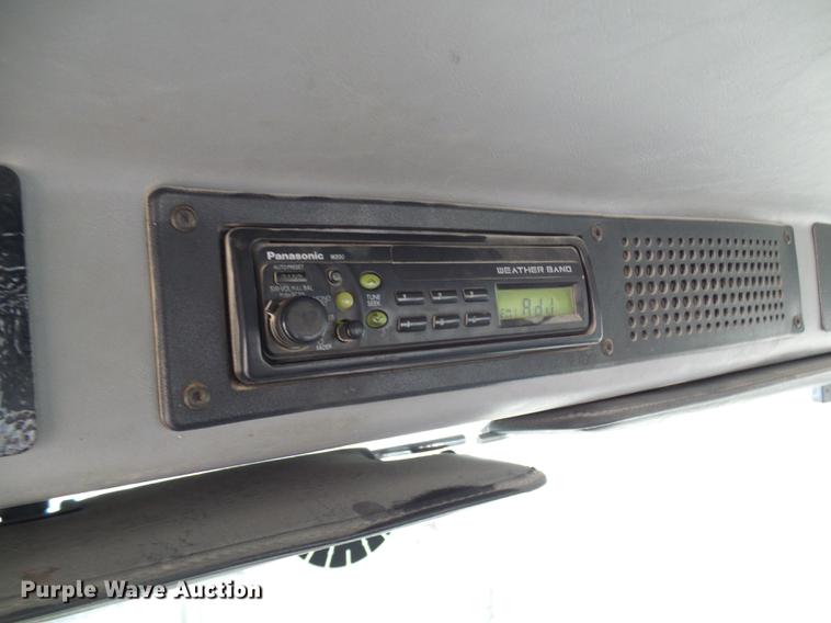 image for item DF7167 2001 Freightliner FL70 bucket truck