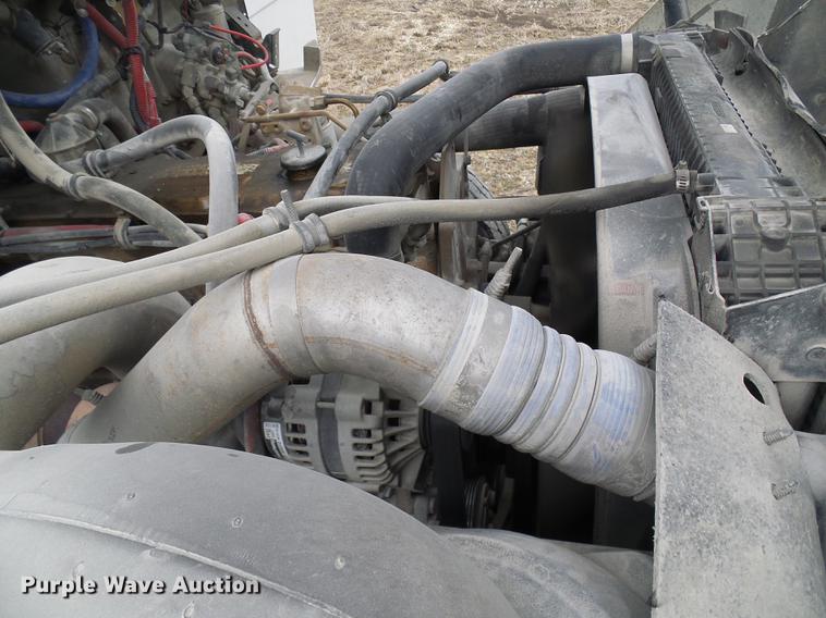 image for item DF7167 2001 Freightliner FL70 bucket truck