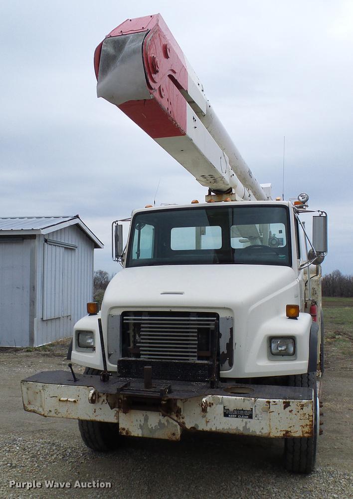 image for item DF7168 1999 Freightliner FL80 bucket truck