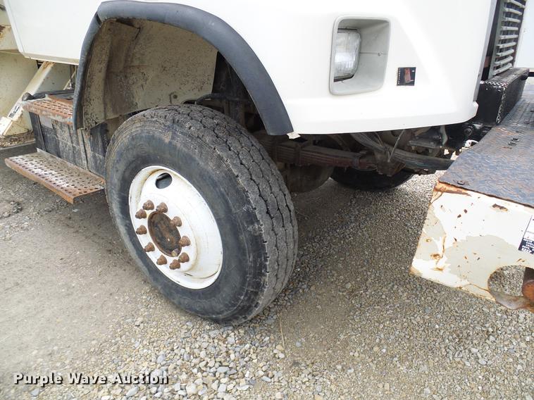 image for item DF7168 1999 Freightliner FL80 bucket truck