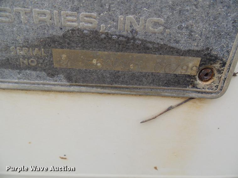 image for item DF7168 1999 Freightliner FL80 bucket truck