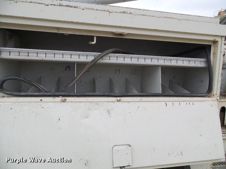 image for item DF7168 1999 Freightliner FL80 bucket truck