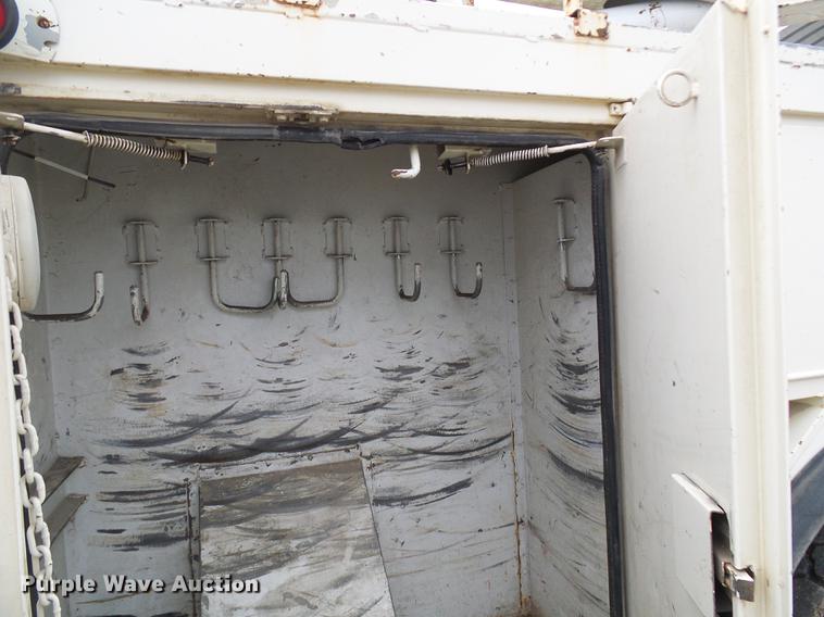 image for item DF7168 1999 Freightliner FL80 bucket truck