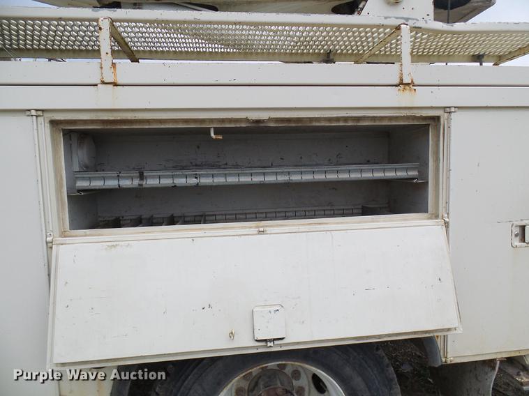 image for item DF7168 1999 Freightliner FL80 bucket truck