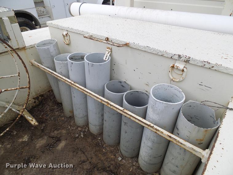 image for item DF7168 1999 Freightliner FL80 bucket truck