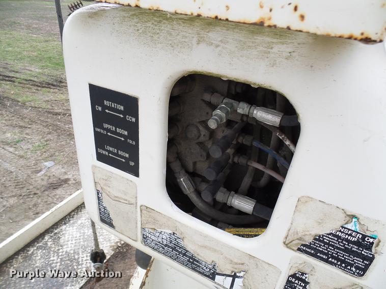 image for item DF7168 1999 Freightliner FL80 bucket truck