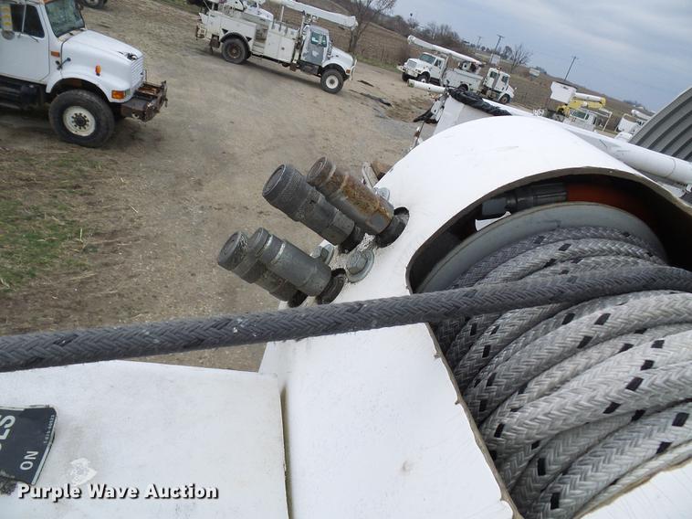 image for item DF7168 1999 Freightliner FL80 bucket truck