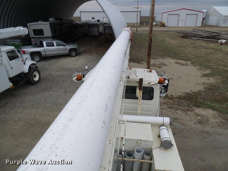 image for item DF7168 1999 Freightliner FL80 bucket truck