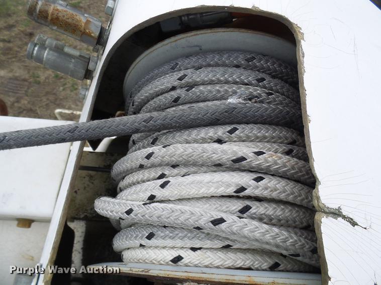 image for item DF7168 1999 Freightliner FL80 bucket truck