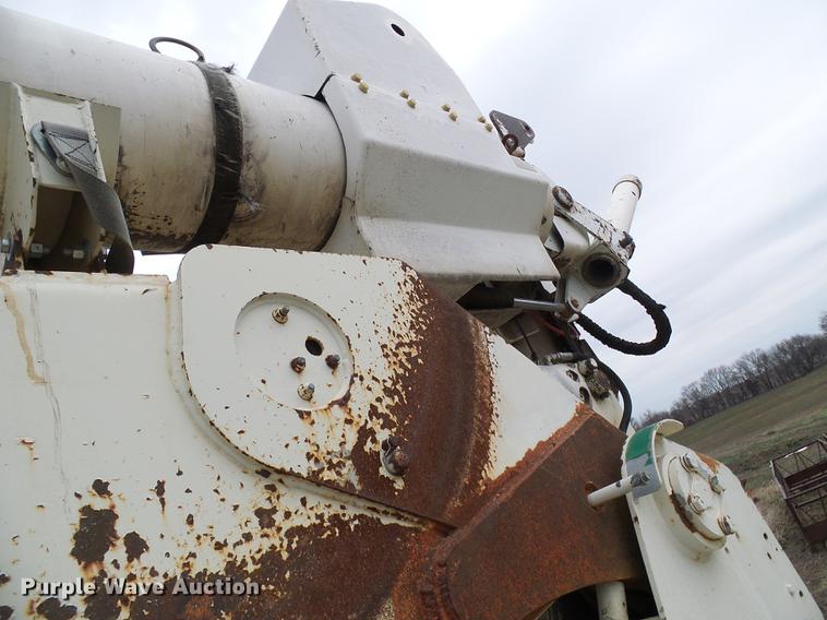 image for item DF7168 1999 Freightliner FL80 bucket truck