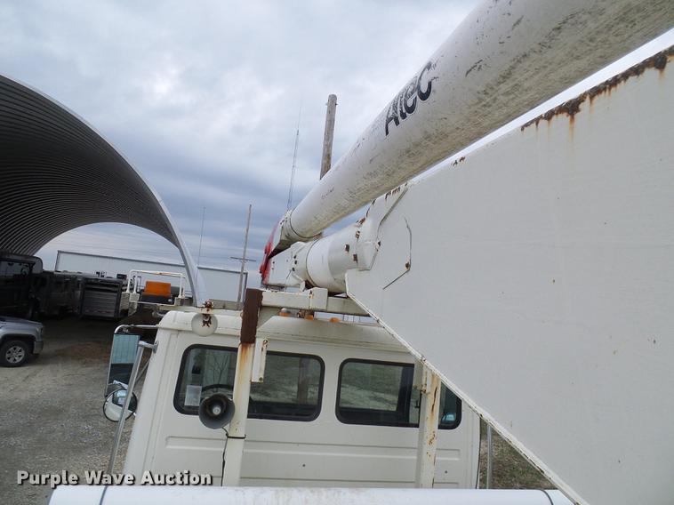 image for item DF7168 1999 Freightliner FL80 bucket truck