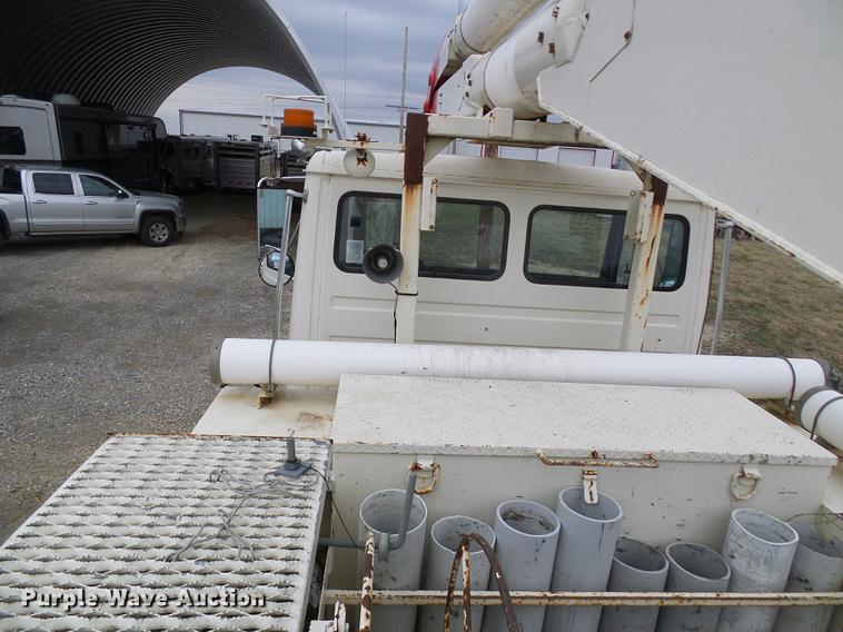 image for item DF7168 1999 Freightliner FL80 bucket truck