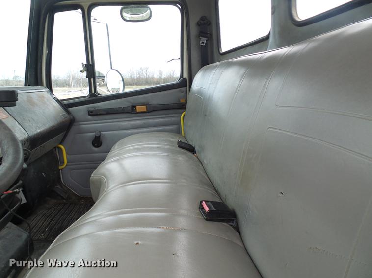 image for item DF7168 1999 Freightliner FL80 bucket truck