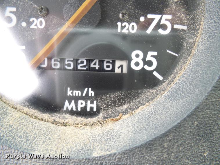 image for item DF7168 1999 Freightliner FL80 bucket truck