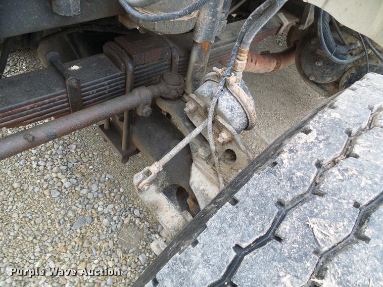 image for item DF7168 1999 Freightliner FL80 bucket truck