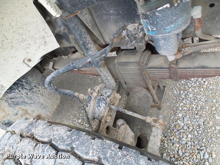 image for item DF7168 1999 Freightliner FL80 bucket truck