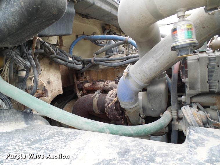 image for item DF7168 1999 Freightliner FL80 bucket truck