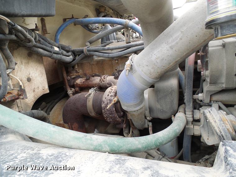 image for item DF7168 1999 Freightliner FL80 bucket truck