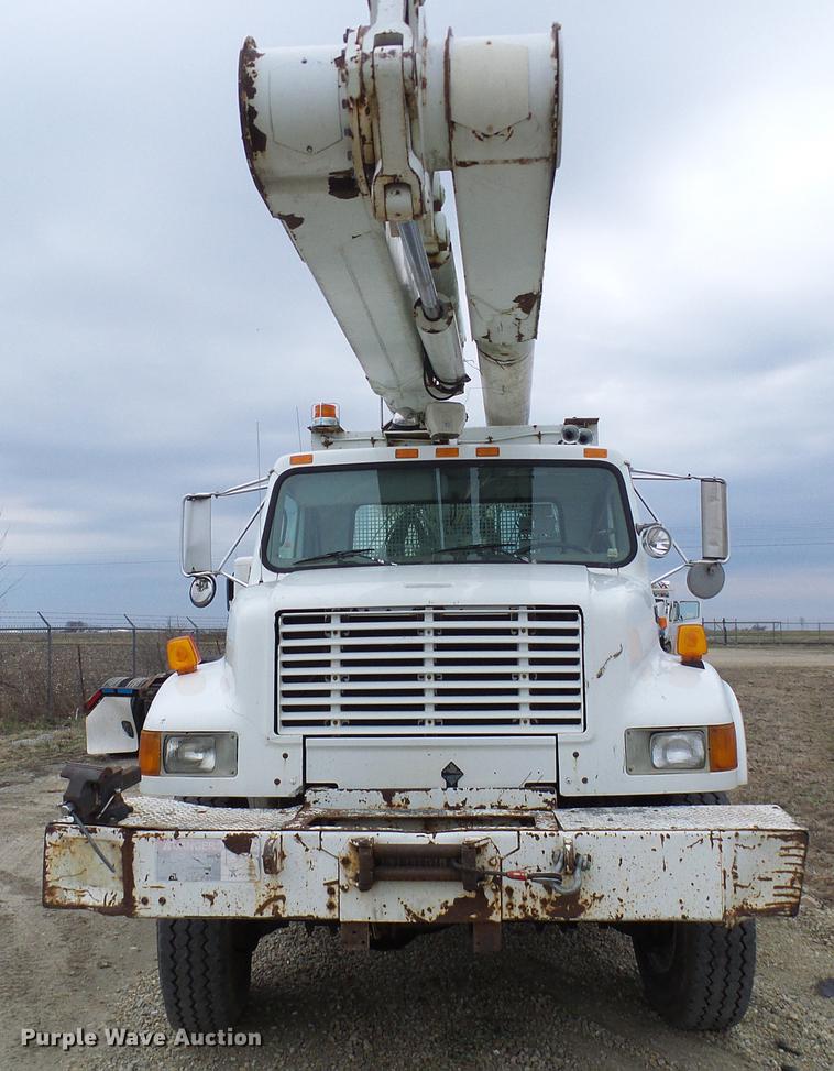 image for item DF7169 2000 International 4800 bucket truck