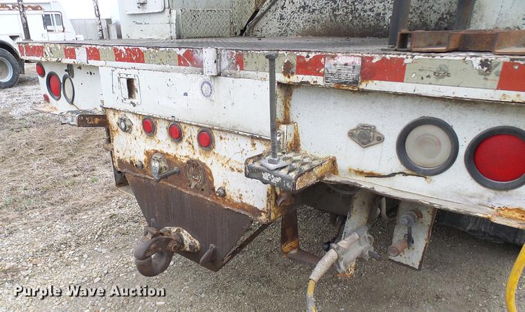 image for item DF7169 2000 International 4800 bucket truck