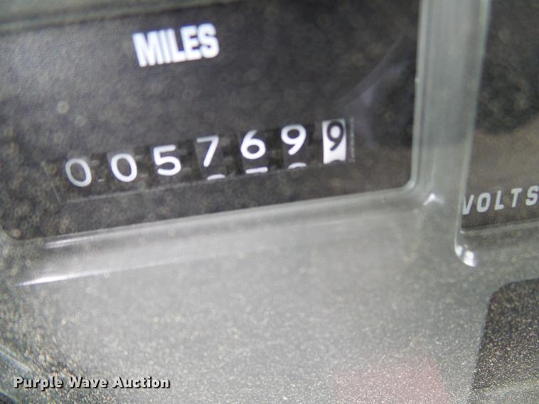 image for item DF7169 2000 International 4800 bucket truck