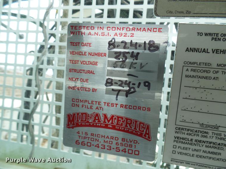 image for item DF7169 2000 International 4800 bucket truck