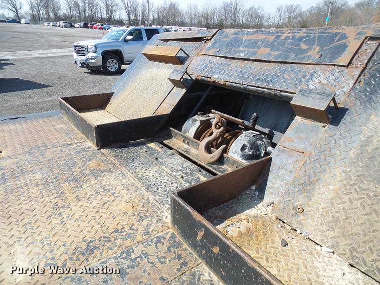 image for item DF7175 1994 Landoll tilt deck equipment trailer