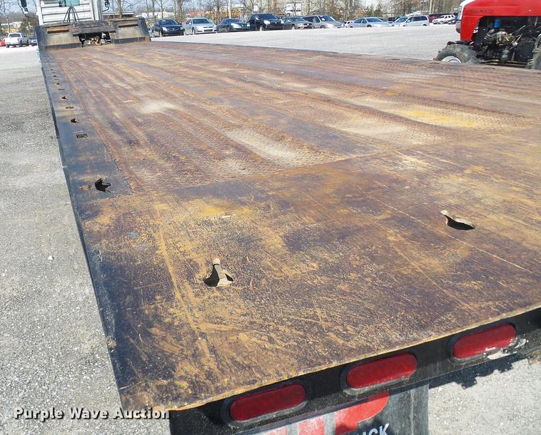 image for item DF7175 1994 Landoll tilt deck equipment trailer
