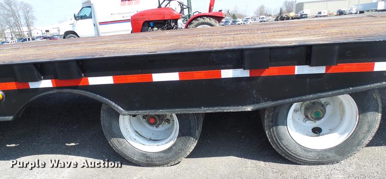 image for item DF7175 1994 Landoll tilt deck equipment trailer