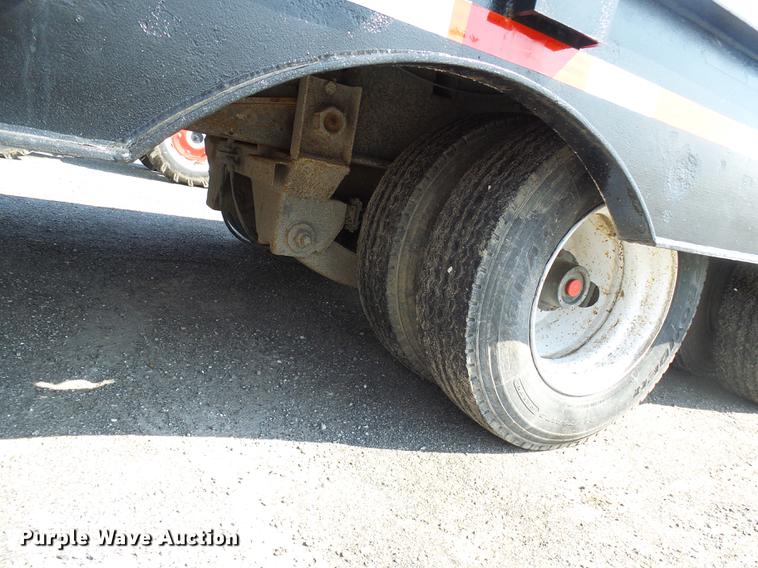 image for item DF7175 1994 Landoll tilt deck equipment trailer