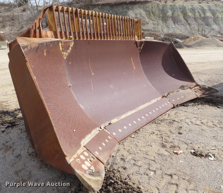 Caterpillar D9N semiu dozer blade in Manhattan, KS Item DF7707 sold