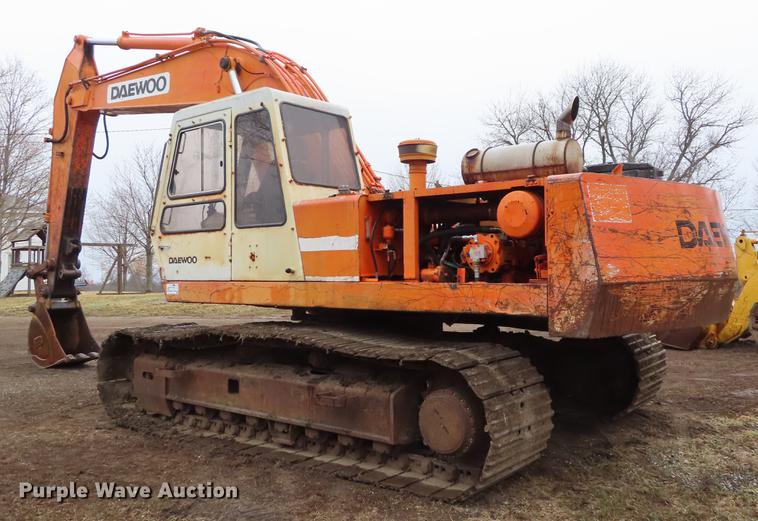 image for item DF7710 1994 Daewoo DH280 excavator