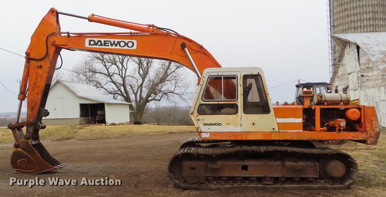 image for item DF7710 1994 Daewoo DH280 excavator