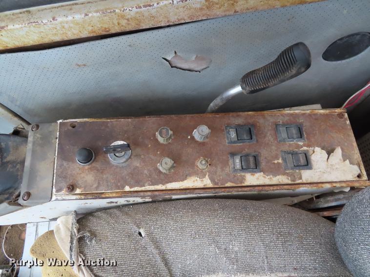 image for item DF7710 1994 Daewoo DH280 excavator