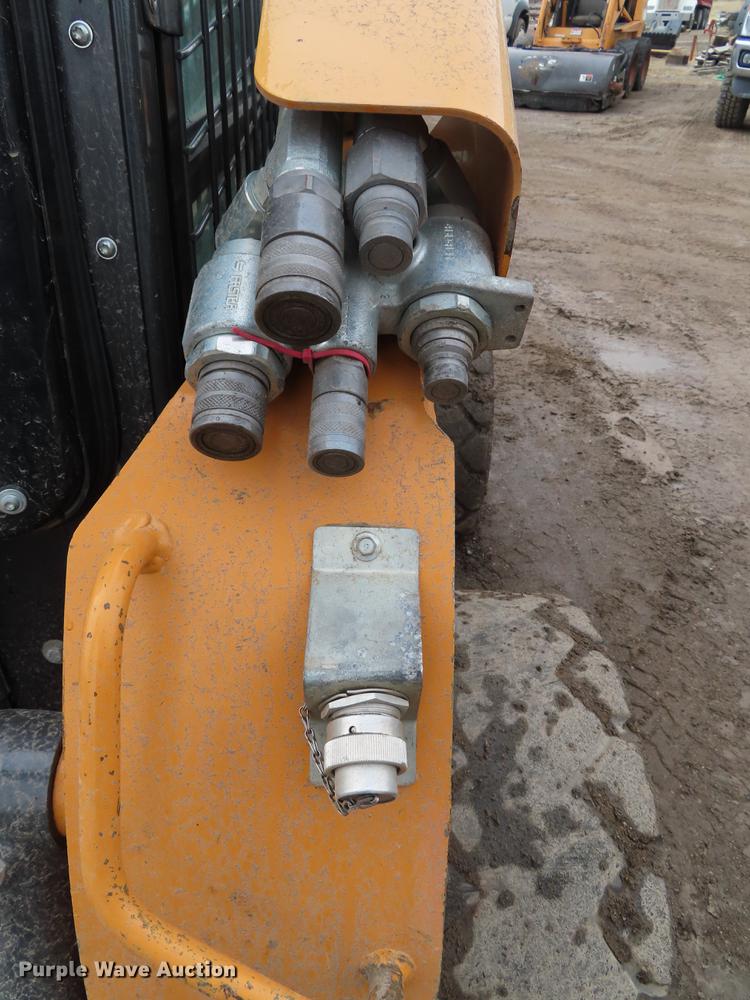 image for item DF7714 2015 Case SR270 skid steer