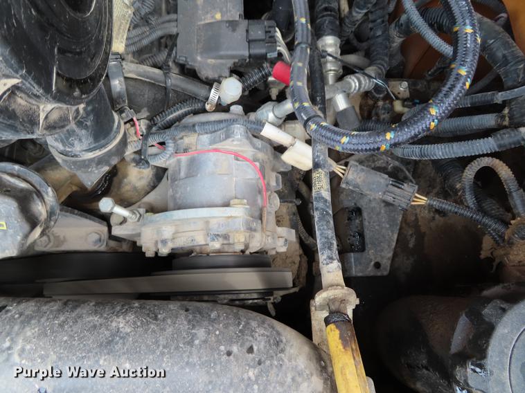 image for item DF7714 2015 Case SR270 skid steer