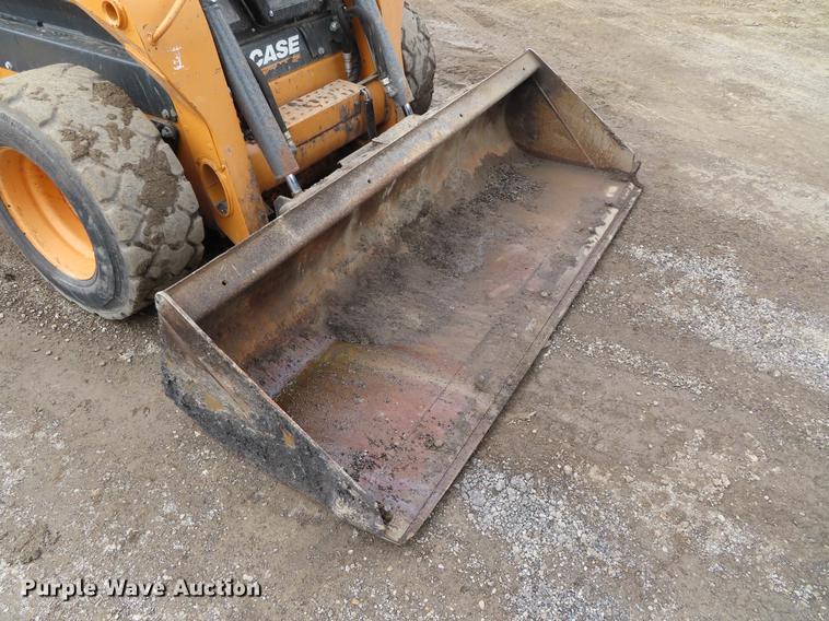 image for item DF7714 2015 Case SR270 skid steer