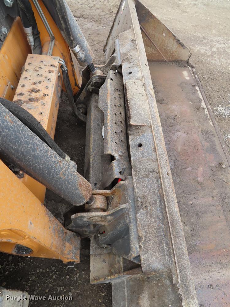 image for item DF7714 2015 Case SR270 skid steer