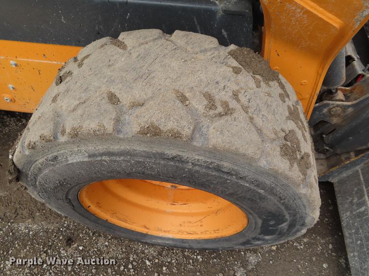 image for item DF7714 2015 Case SR270 skid steer