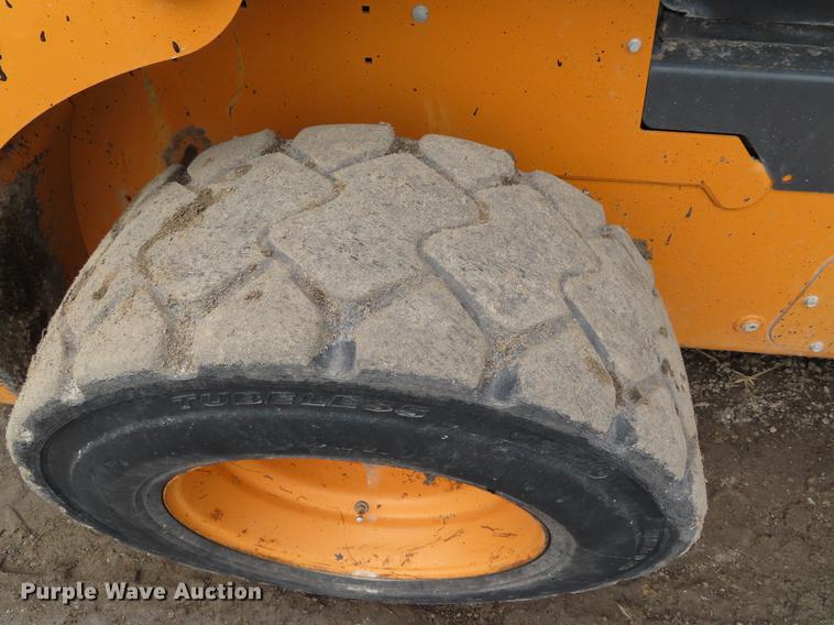 image for item DF7714 2015 Case SR270 skid steer