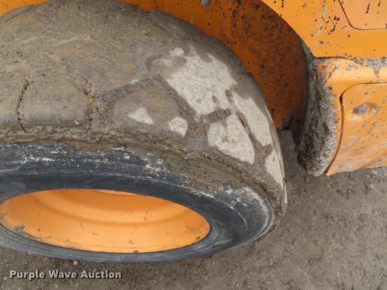 image for item DF7714 2015 Case SR270 skid steer