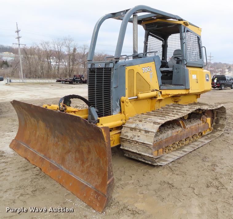 image for item DF7715 2005 John Deere 700J LGP dozer