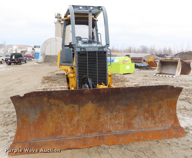 image for item DF7715 2005 John Deere 700J LGP dozer