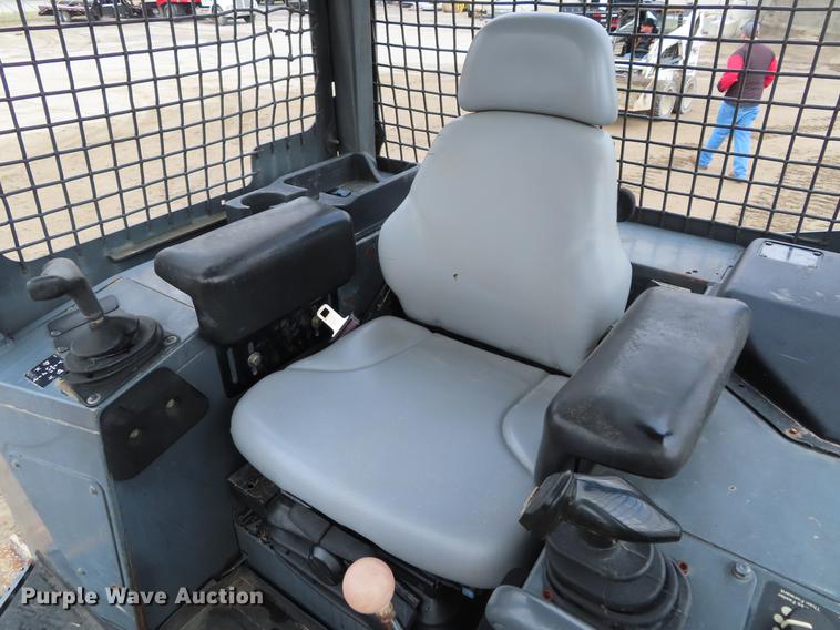 image for item DF7715 2005 John Deere 700J LGP dozer