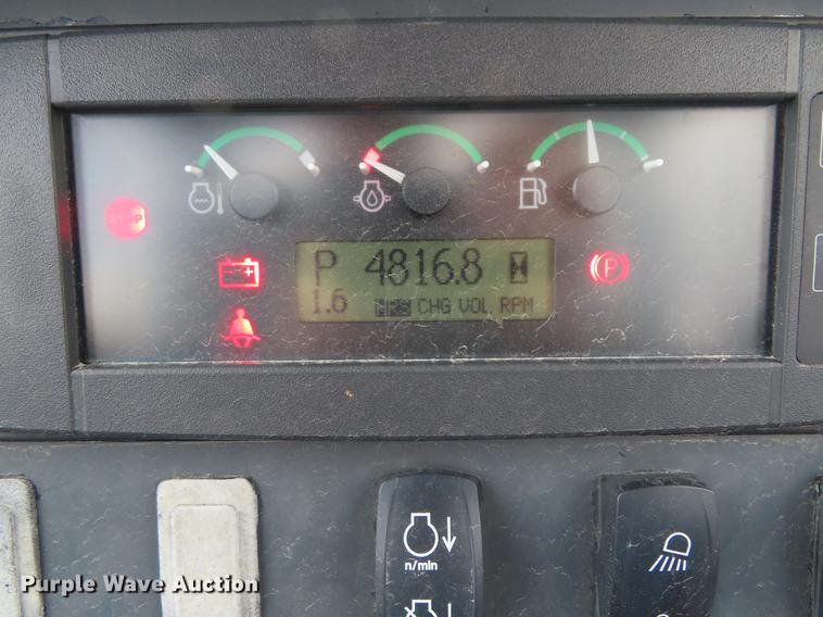 image for item DF7715 2005 John Deere 700J LGP dozer